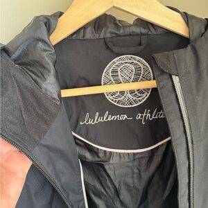 EUC Lululemon Women's Black Rain Jacket 4